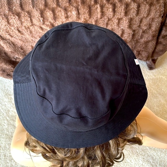 Brand New Kate Spade Black Logo Bucket Hat Pink Lining Classic Preppy main image 9